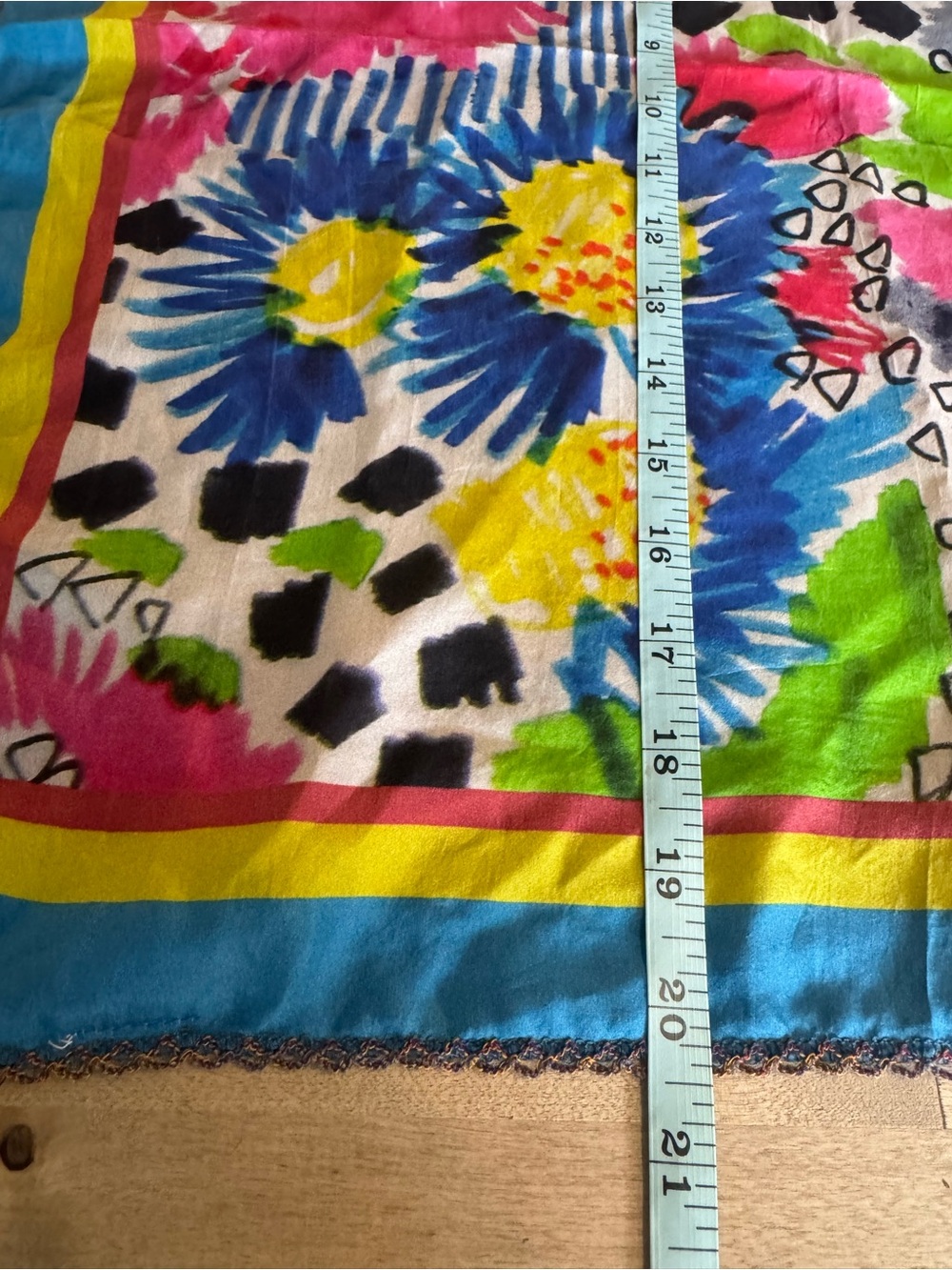 NWT BL-NK Bright Floral colorful scarf head wrap with tassels - Picture 9 of 9